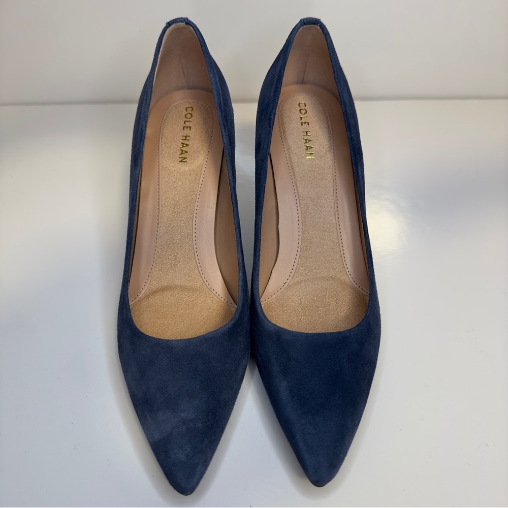 Like new! Cole Haan Navy Blue Suede Pumps – Size 6B - Picture 4 of 11